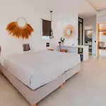 Oliving Mykonos Luxury 4* Kluvász