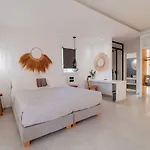 Oliving Mykonos Luxury Hotell