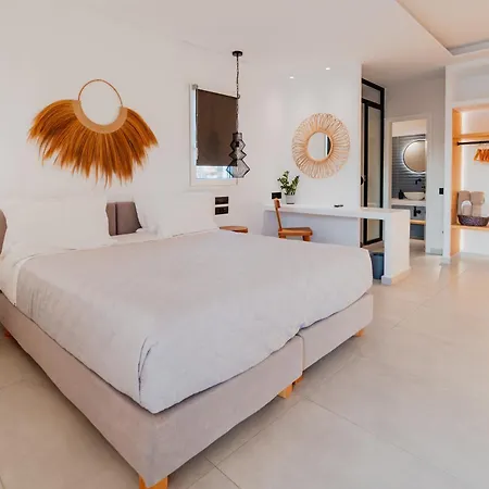 Oliving Mykonos Luxury 4* Klouvas