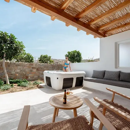 מלון Oliving Mykonos Luxury 4*